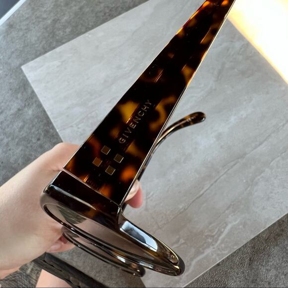 Givenchy Women's Tortoise Shell Sunglasses Gold Brown Black GV 7122 57mm $365 - Picture 4 of 12